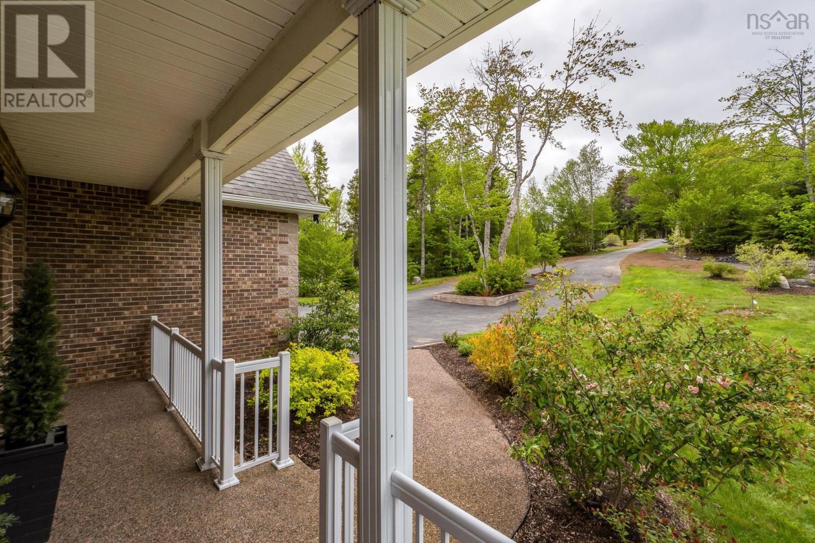 172 Voyageur Way - 3