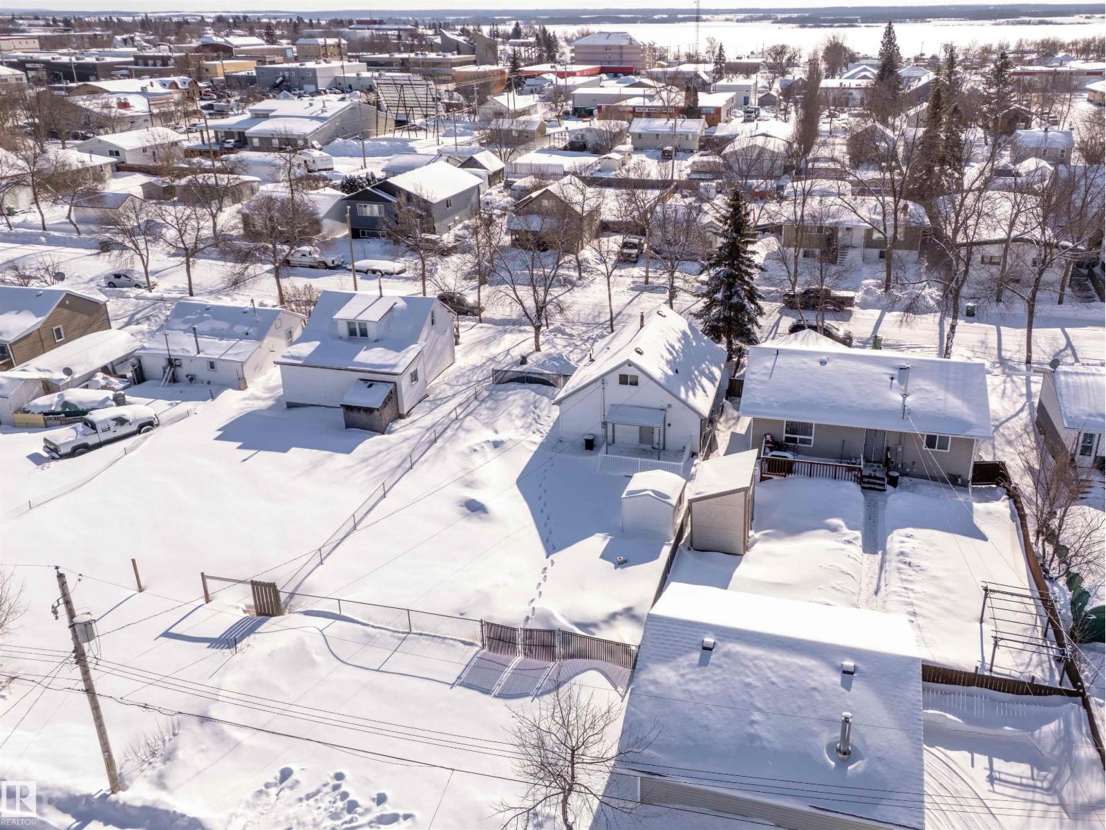 5107 52 Ave - 25