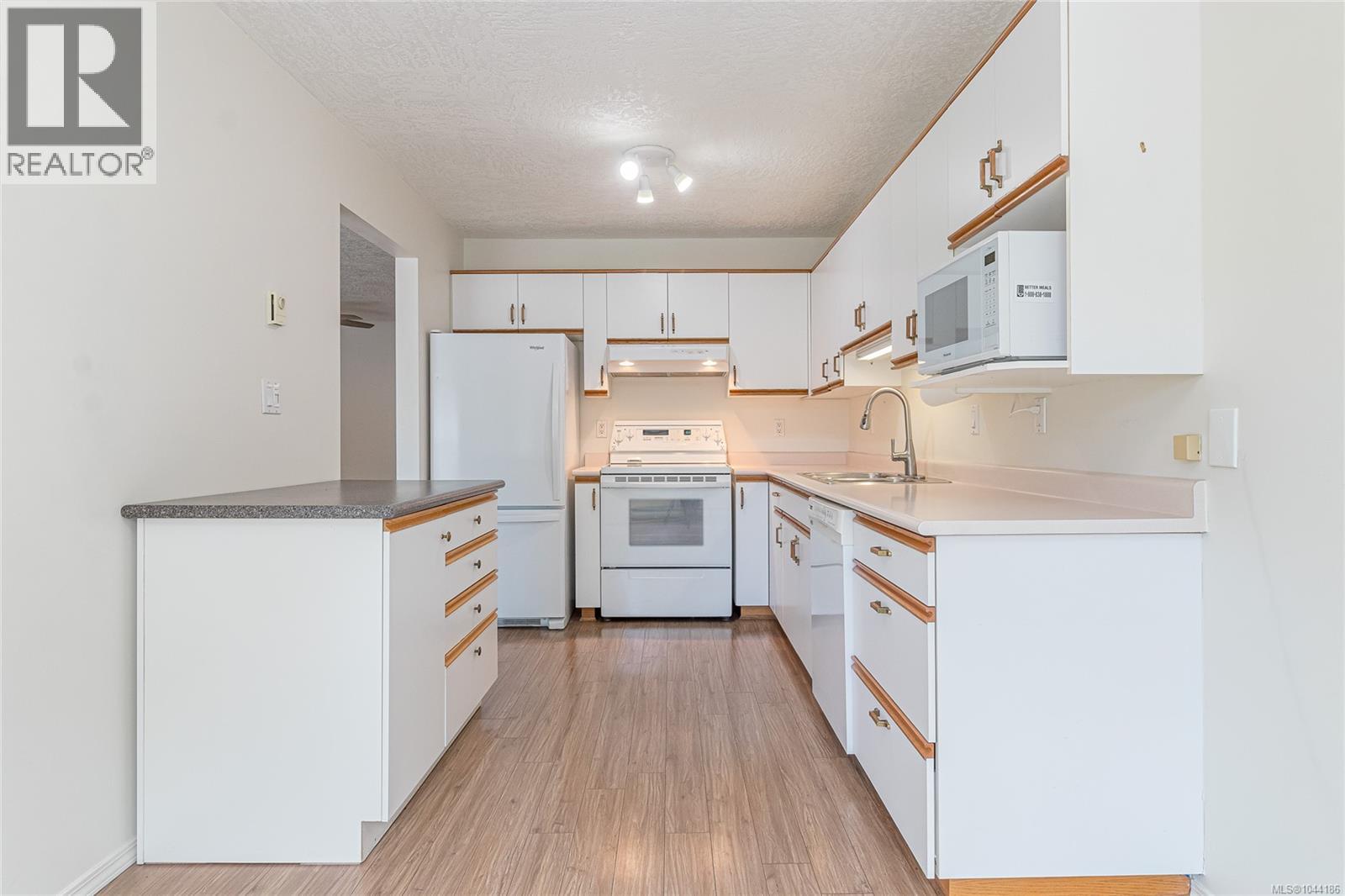 #207 273 Coronation Ave - 13