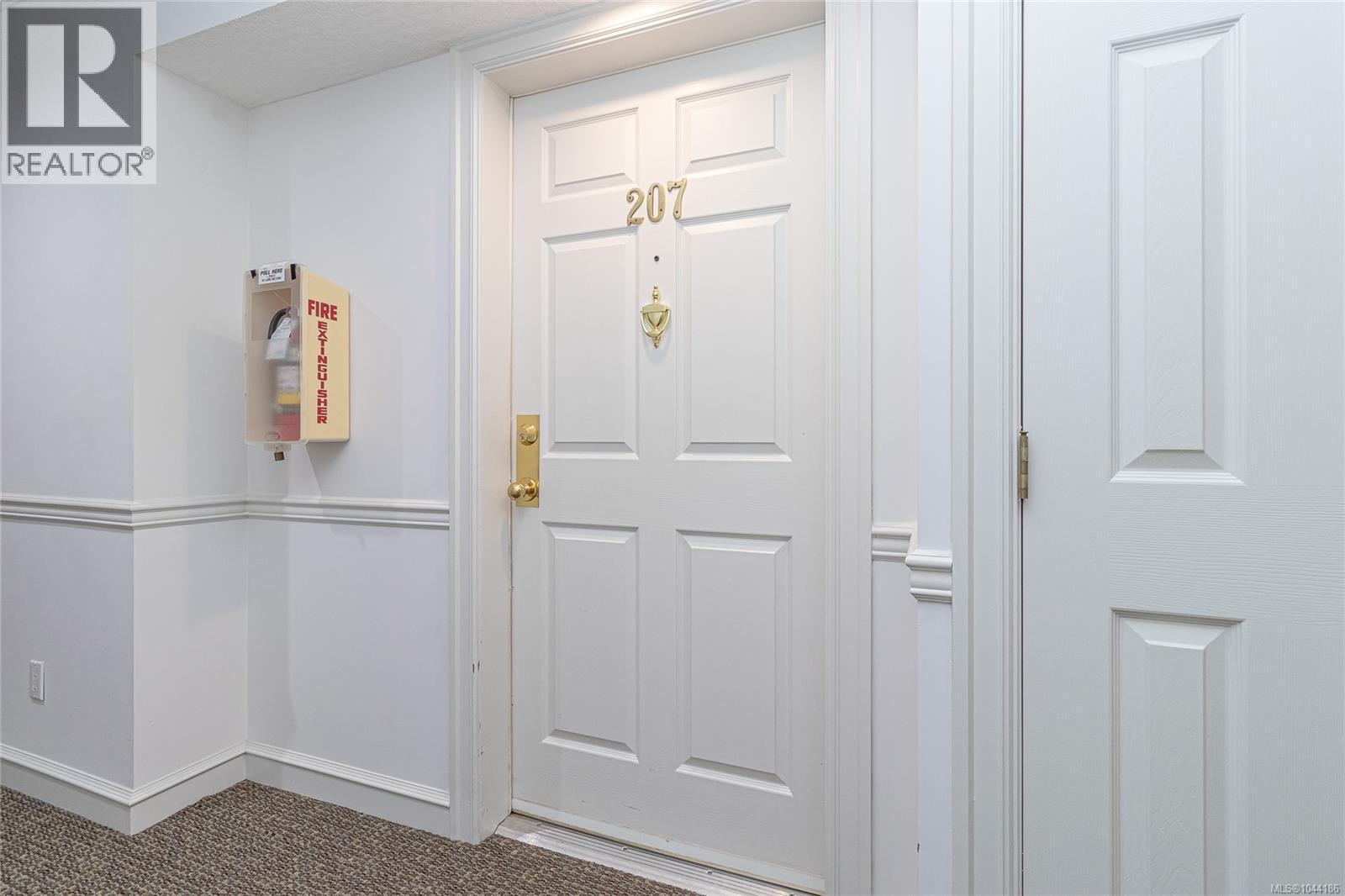 #207 273 Coronation Ave - 6