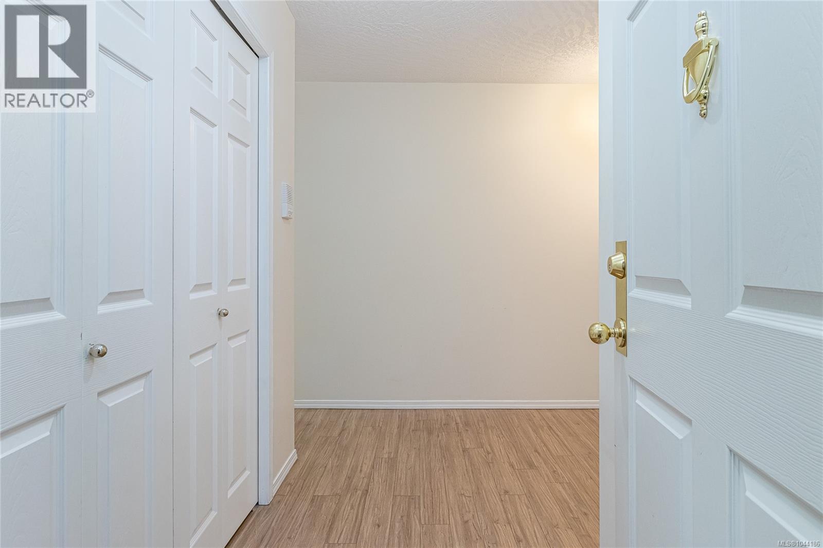 #207 273 Coronation Ave - 7