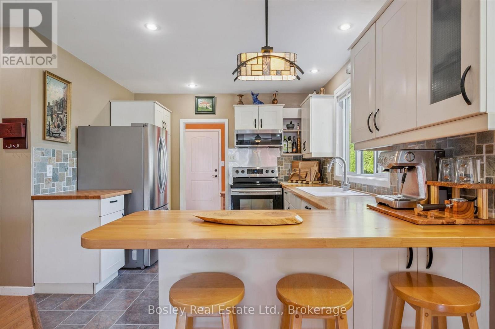 32 HOLLY TRAIL - Image 17