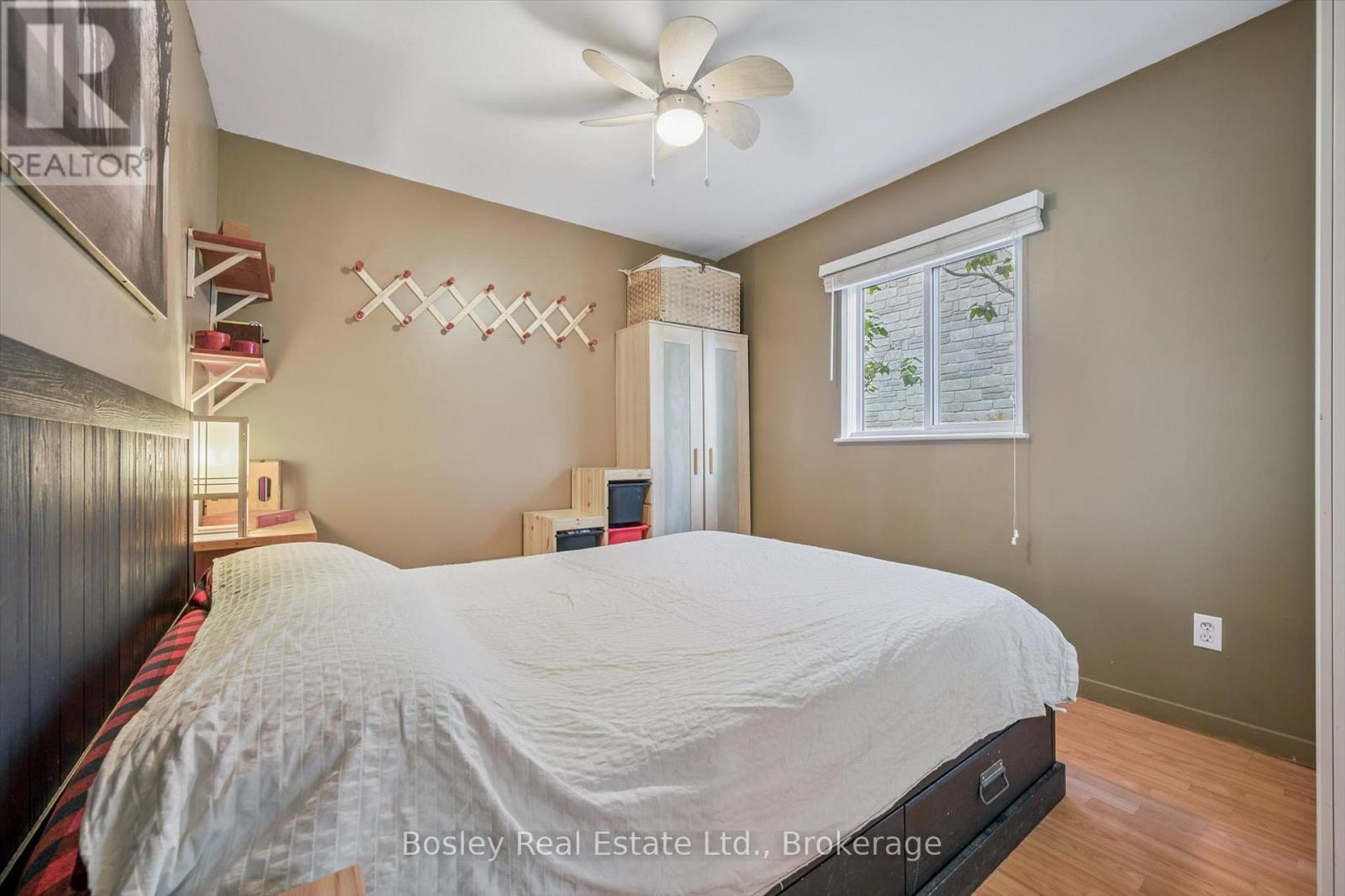 32 HOLLY TRAIL - 24