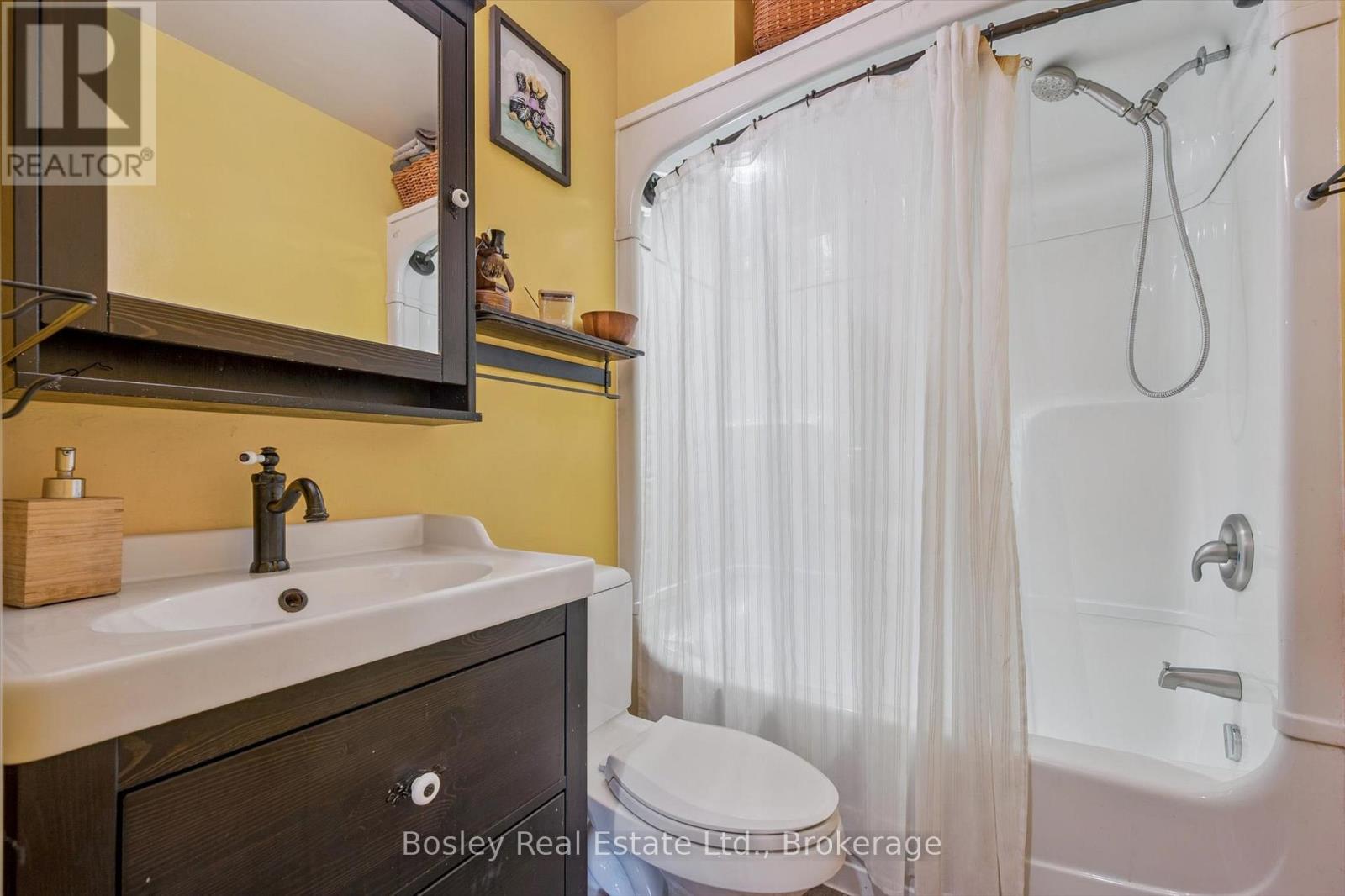 32 HOLLY TRAIL - 30