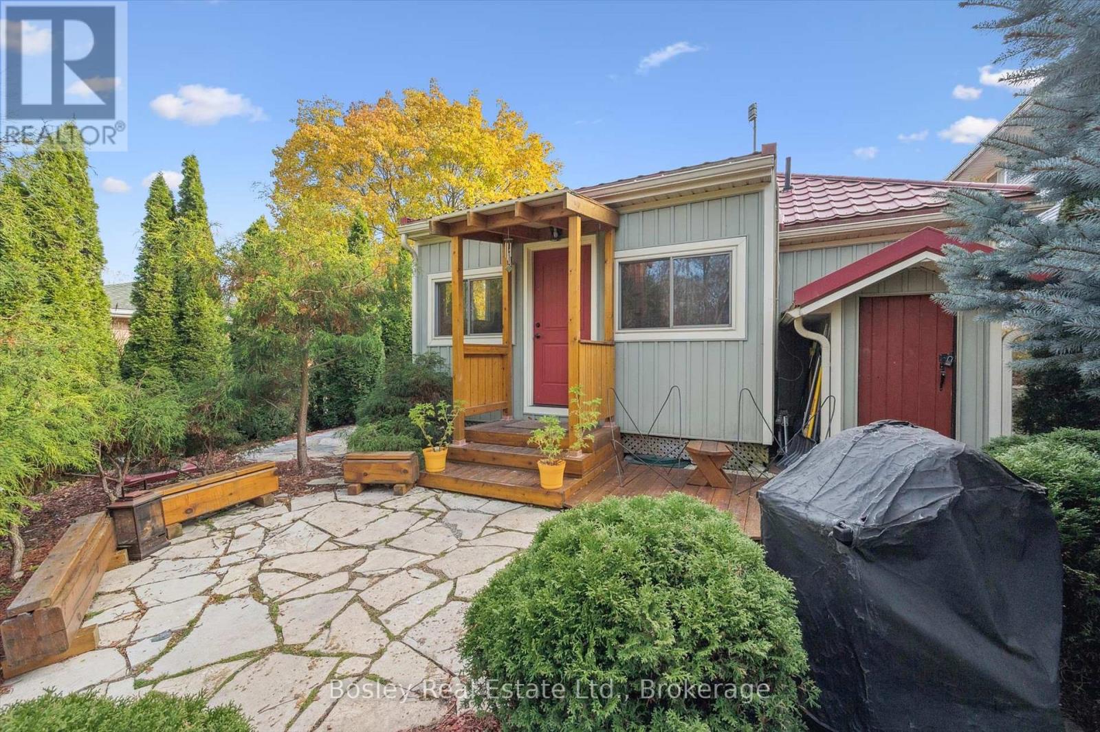 32 HOLLY TRAIL - 37