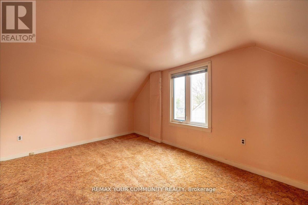 31 ALLISTER AVENUE - 21