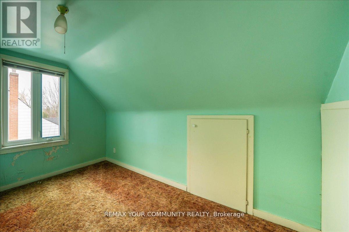 31 ALLISTER AVENUE - 23