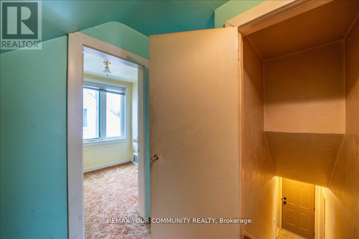 31 ALLISTER AVENUE - 20