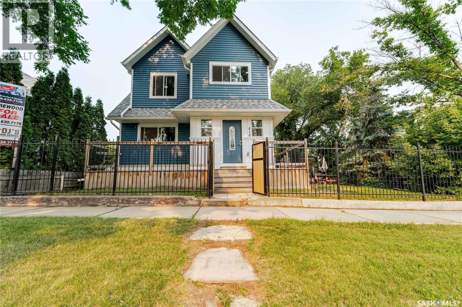 414 Main STREET S - 1