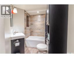 Bedroom - 414 Main Street S, Moose Jaw, SK S6H5S9 Photo 15