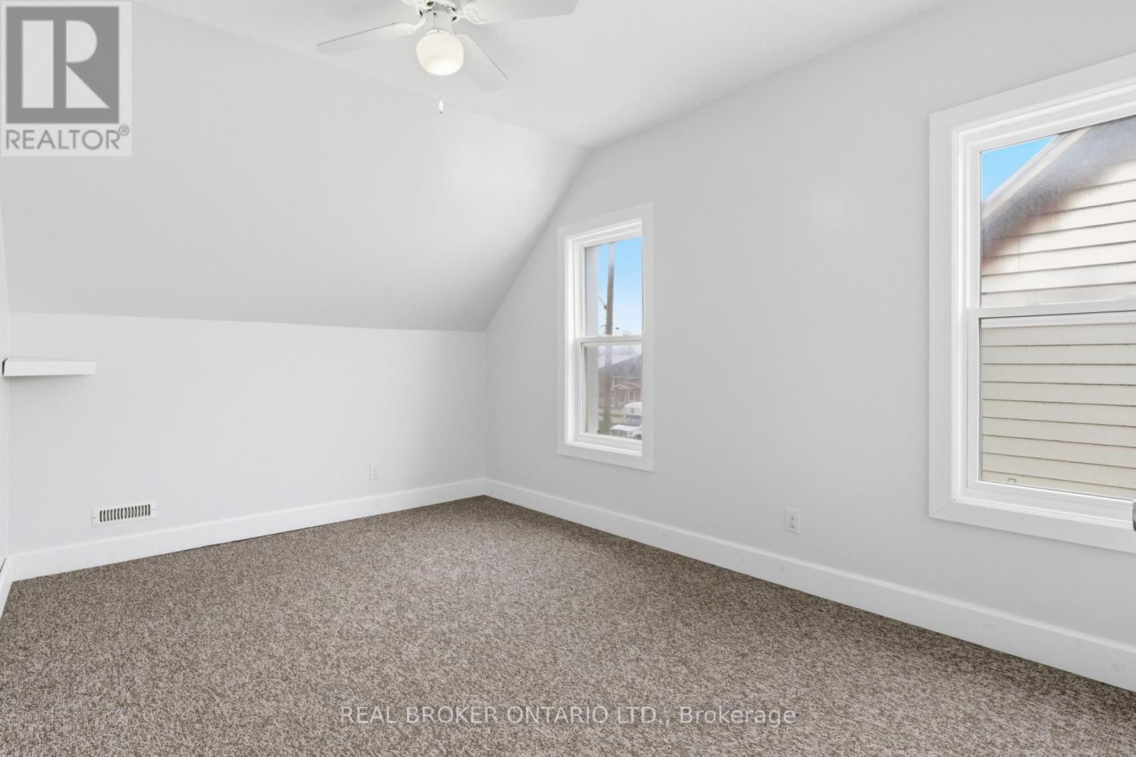 368 WELLINGTON AVENUE S - Image 21