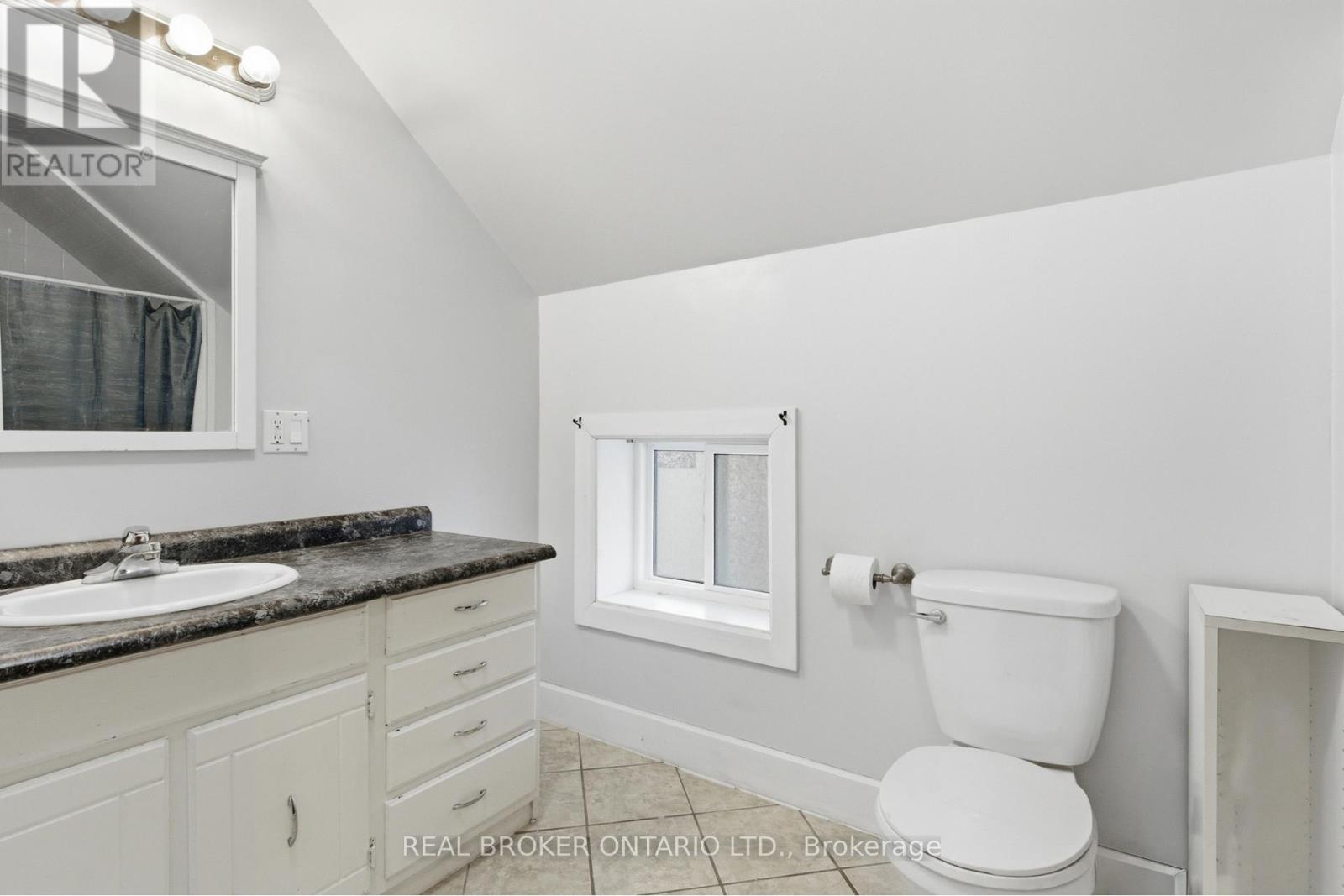 368 WELLINGTON AVENUE S - Image 23
