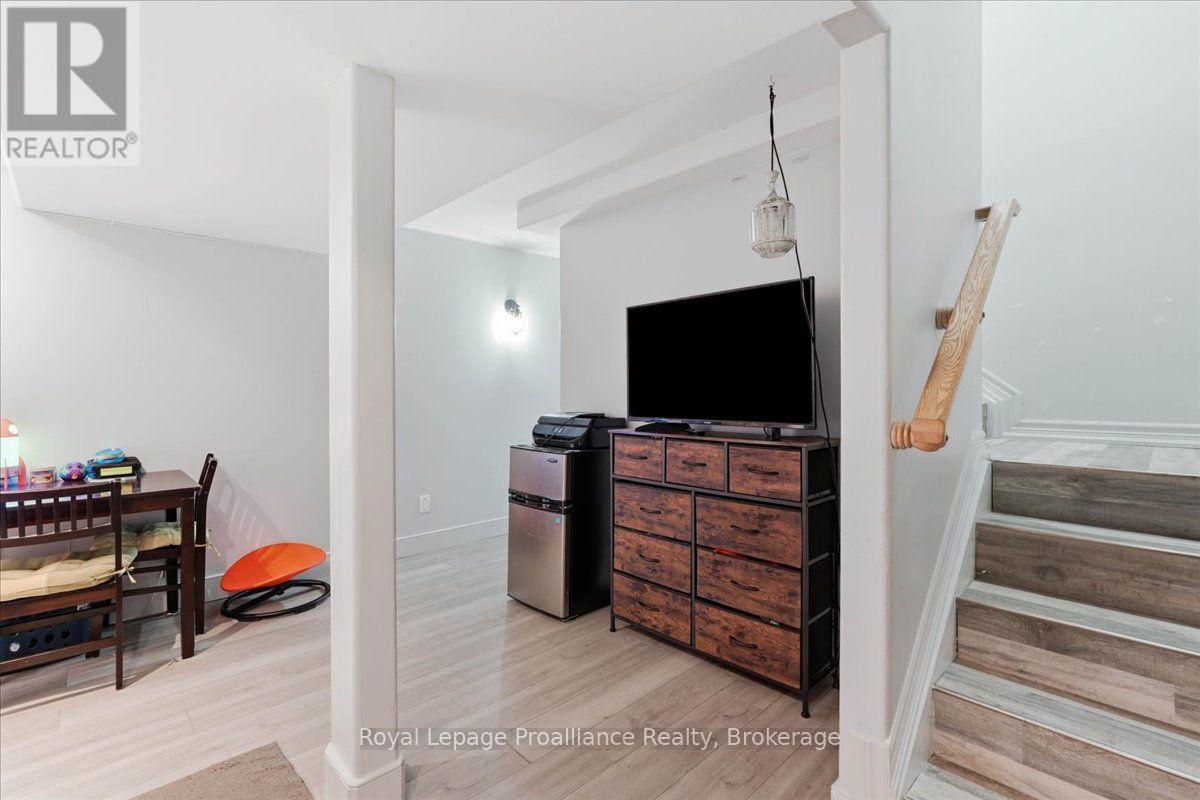#4 194 HAIG ROAD - 17