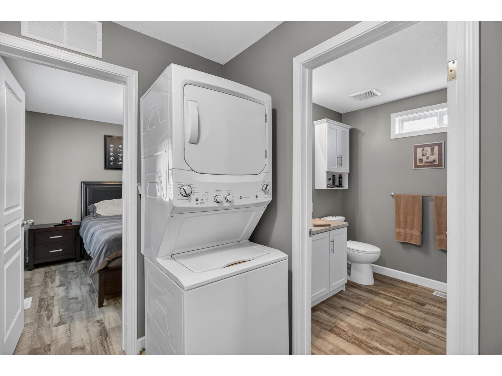 17 24330 FRASER HIGHWAY, Langley