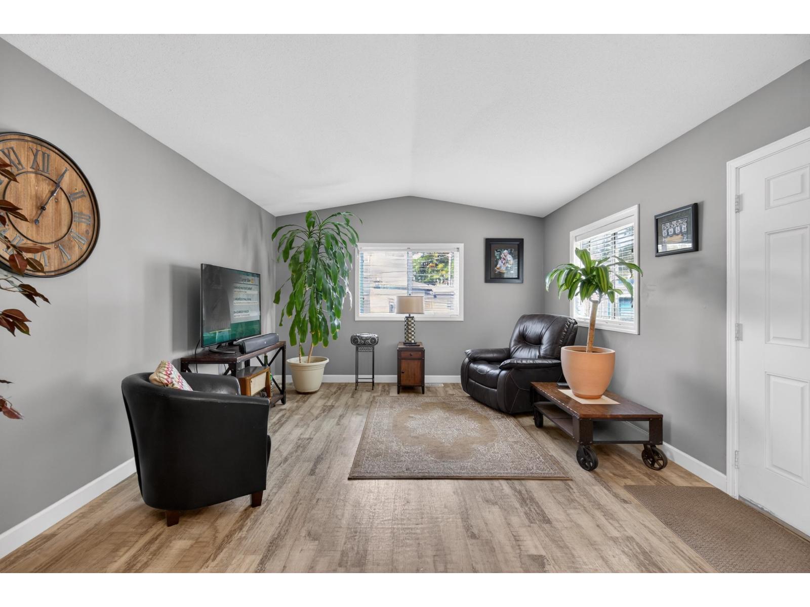 17 24330 FRASER HIGHWAY, Langley