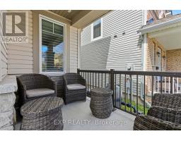 73 BRISTLING CRESCENT — photo 2