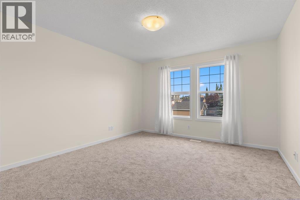 790 River Heights Crescent, Cochrane