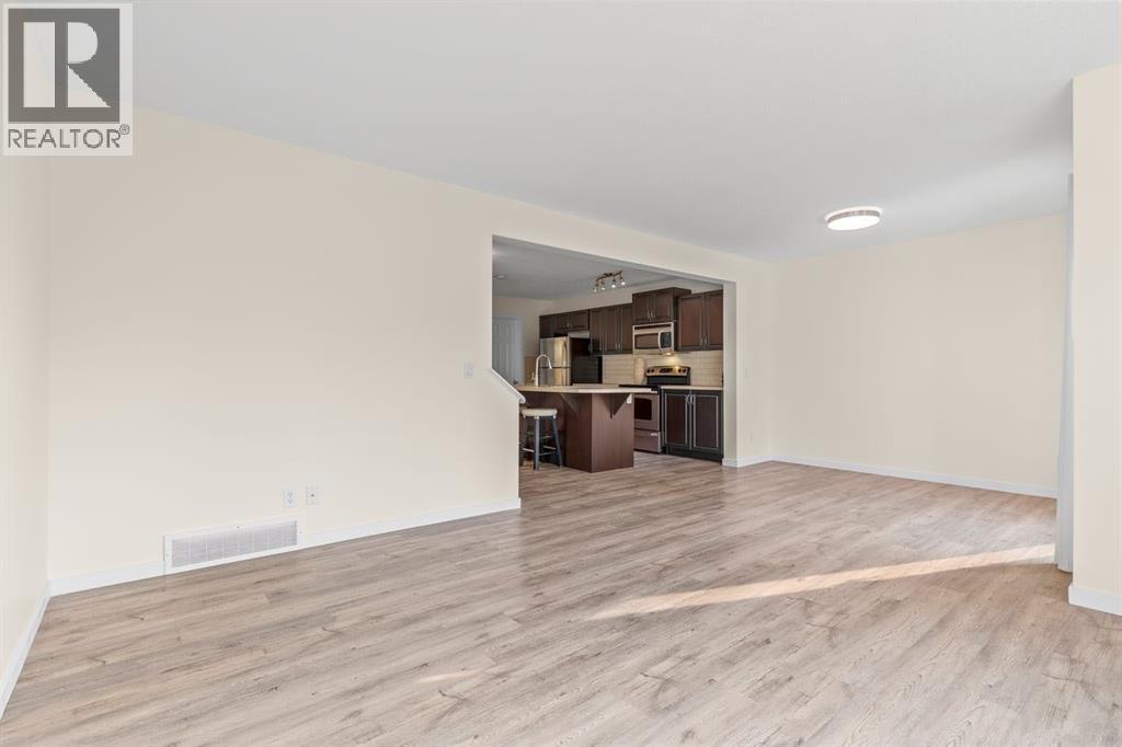 790 River Heights Crescent, Cochrane