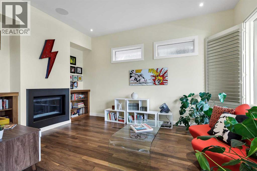 2330 7 Avenue NW, West Hillhurst, Calgary photo 4