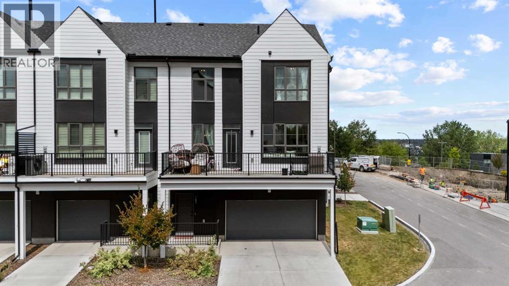 105 Sovereign Common SW, Shaganappi, Calgary photo 2