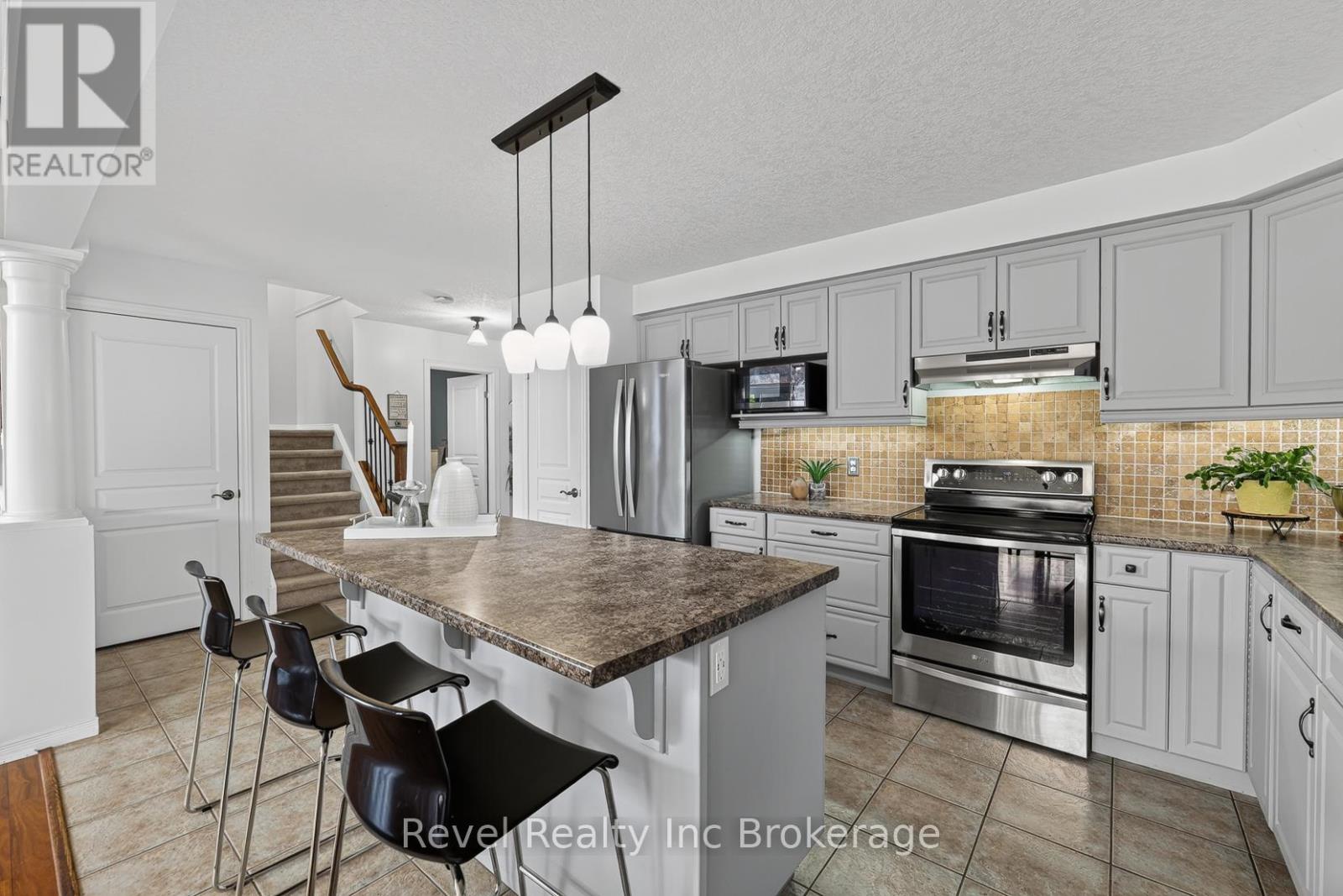 762 FRONTENAC CRESCENT - 12
