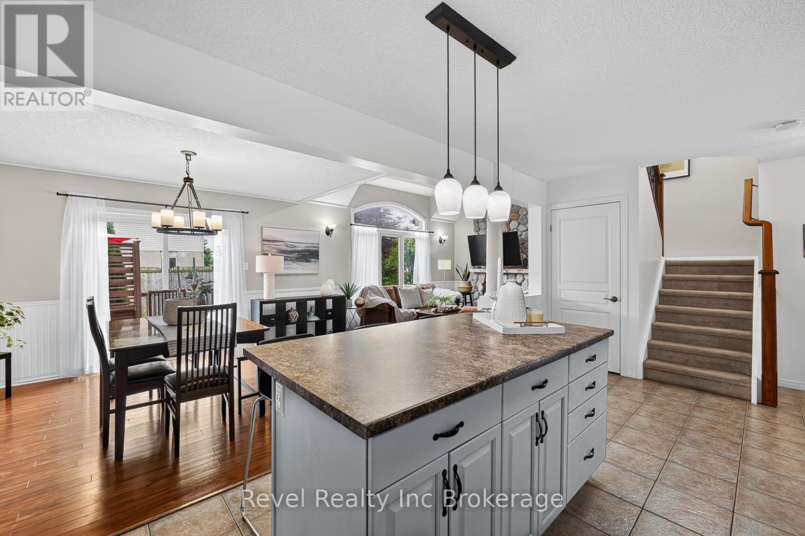 762 FRONTENAC CRESCENT - 13