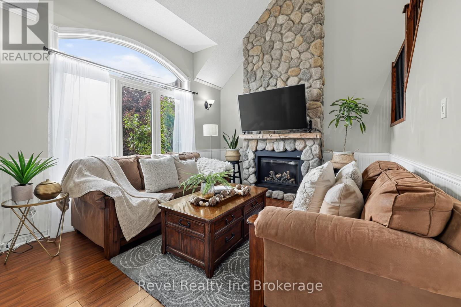 762 FRONTENAC CRESCENT - 17