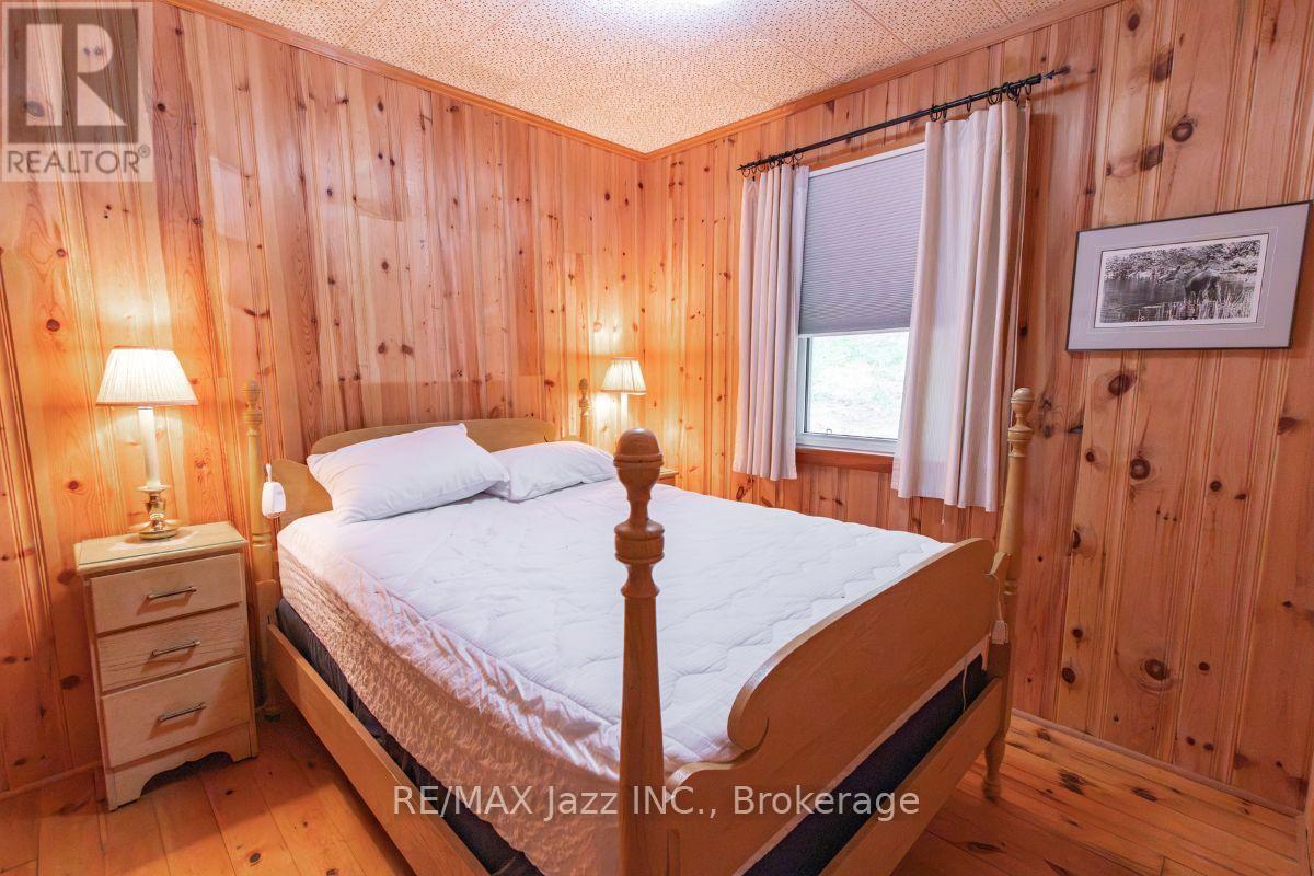 1022 TWO DOGS LANE - Image 18