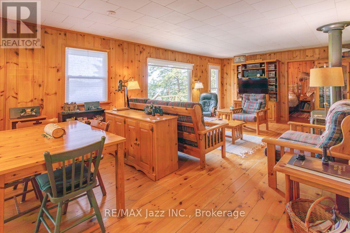 1022 TWO DOGS LANE - Image 10