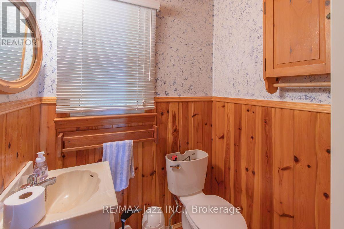 1022 TWO DOGS LANE - Image 21