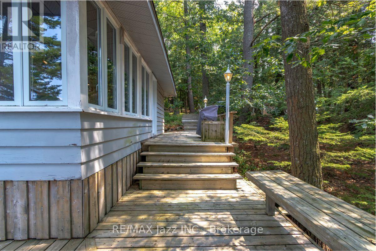 1022 TWO DOGS LANE - Image 24