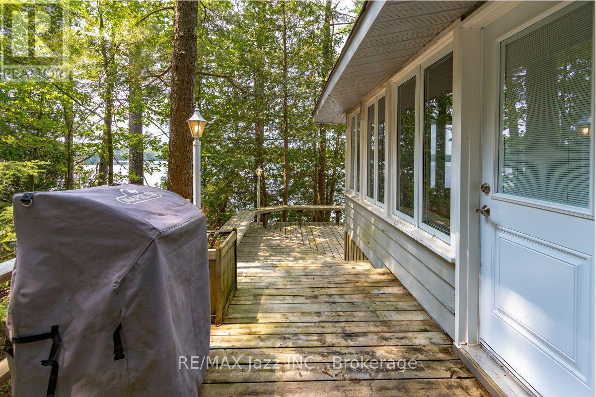 1022 TWO DOGS LANE - Image 4