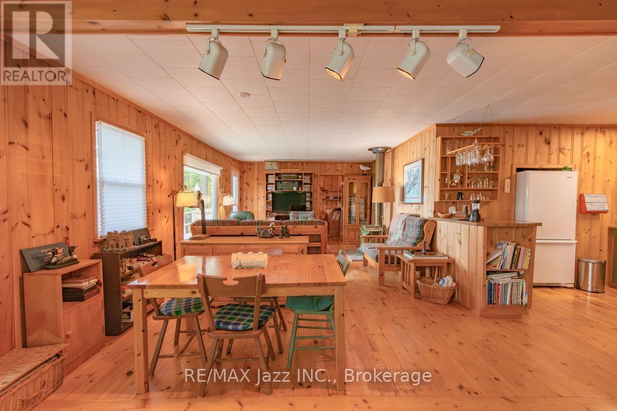 1022 TWO DOGS LANE - Image 6
