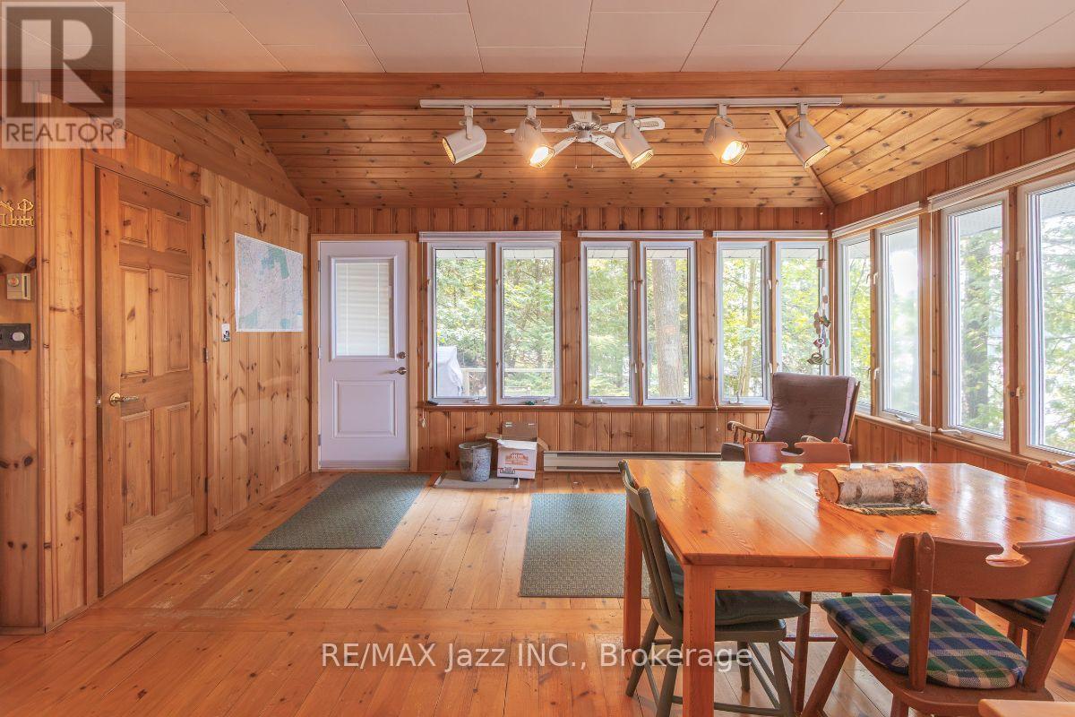 1022 TWO DOGS LANE - Image 8