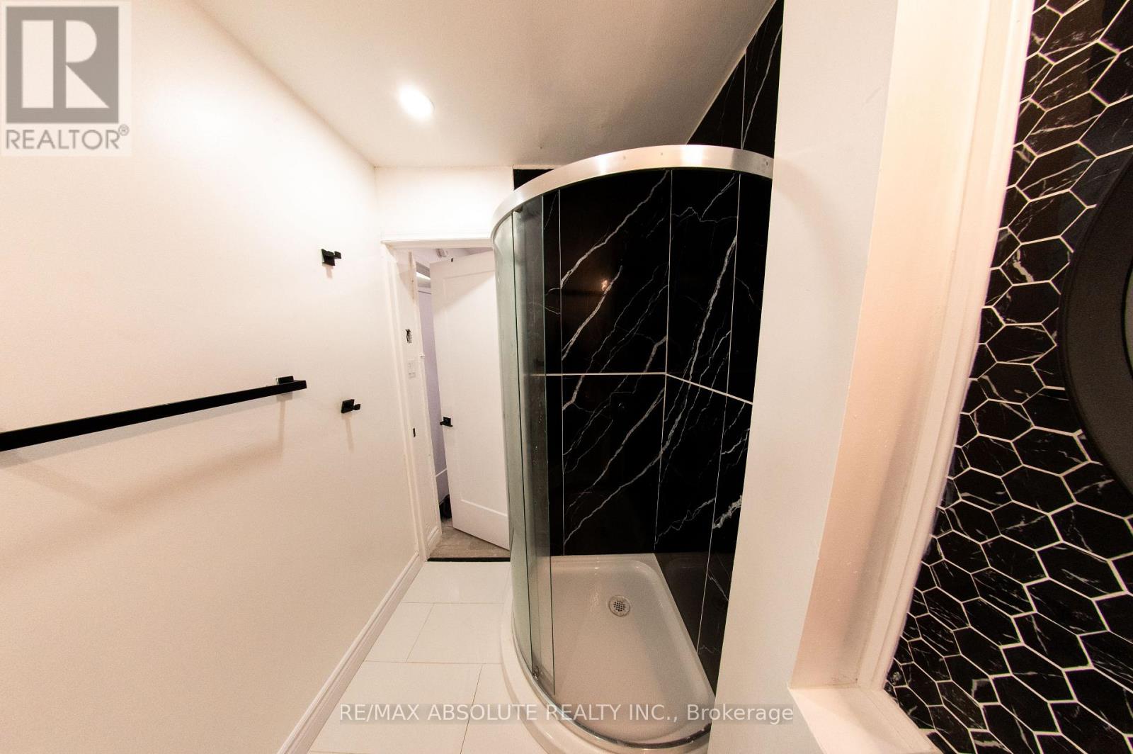 #44 3415 UPLANDS DRIVE - 19
