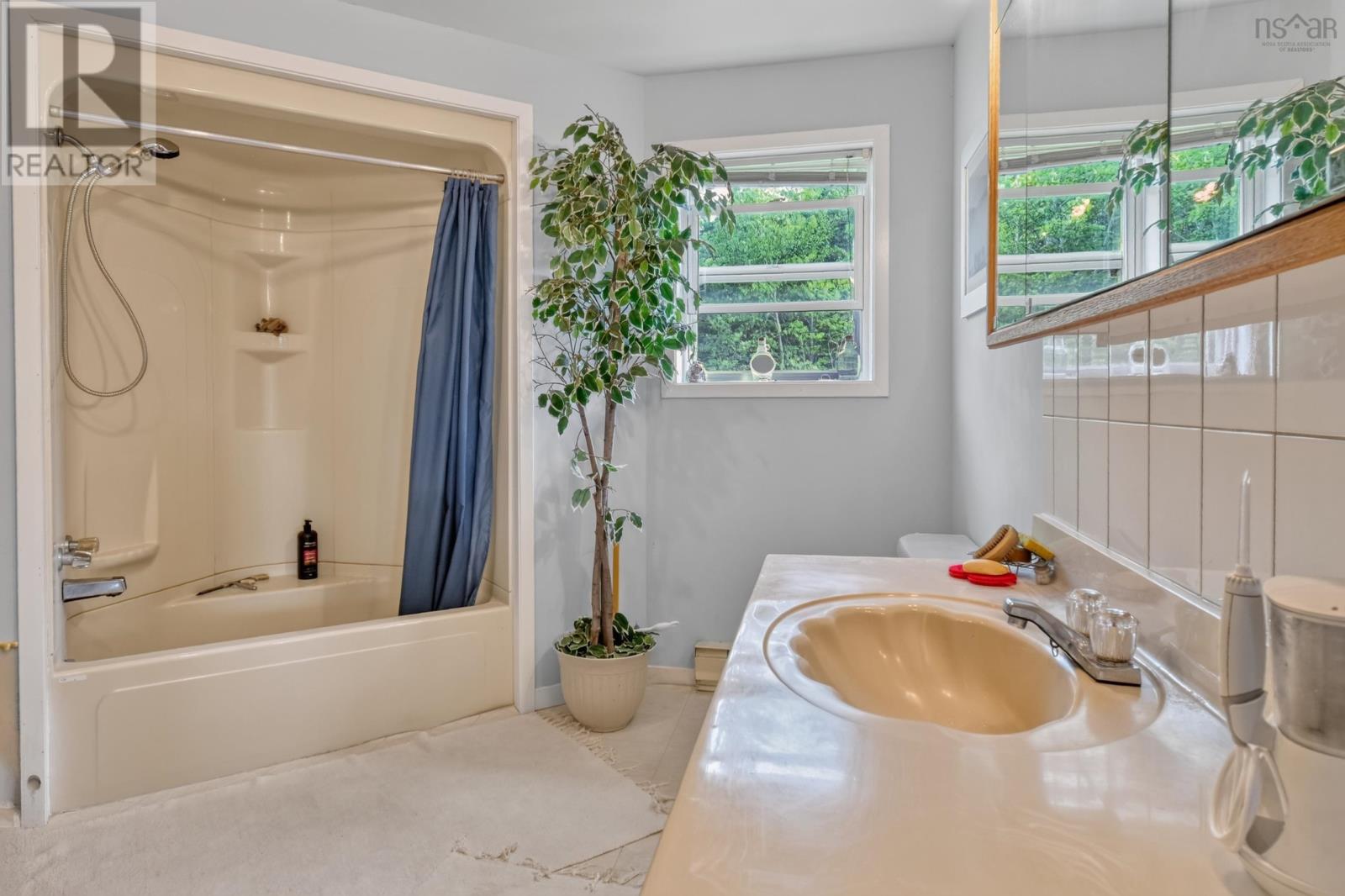 Property 21 of 50 of 5877 West Bay Road