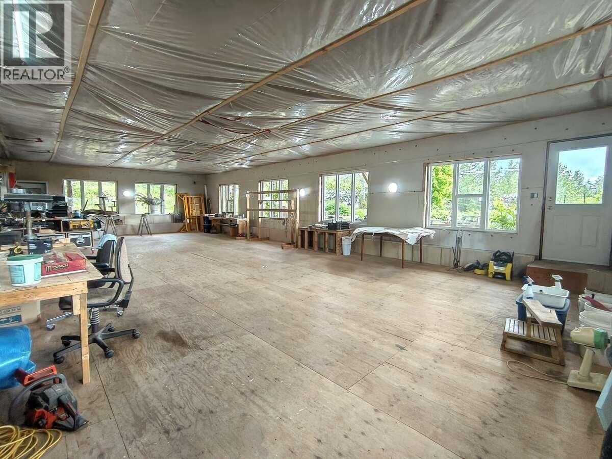 186 ALLEN ROAD - 35