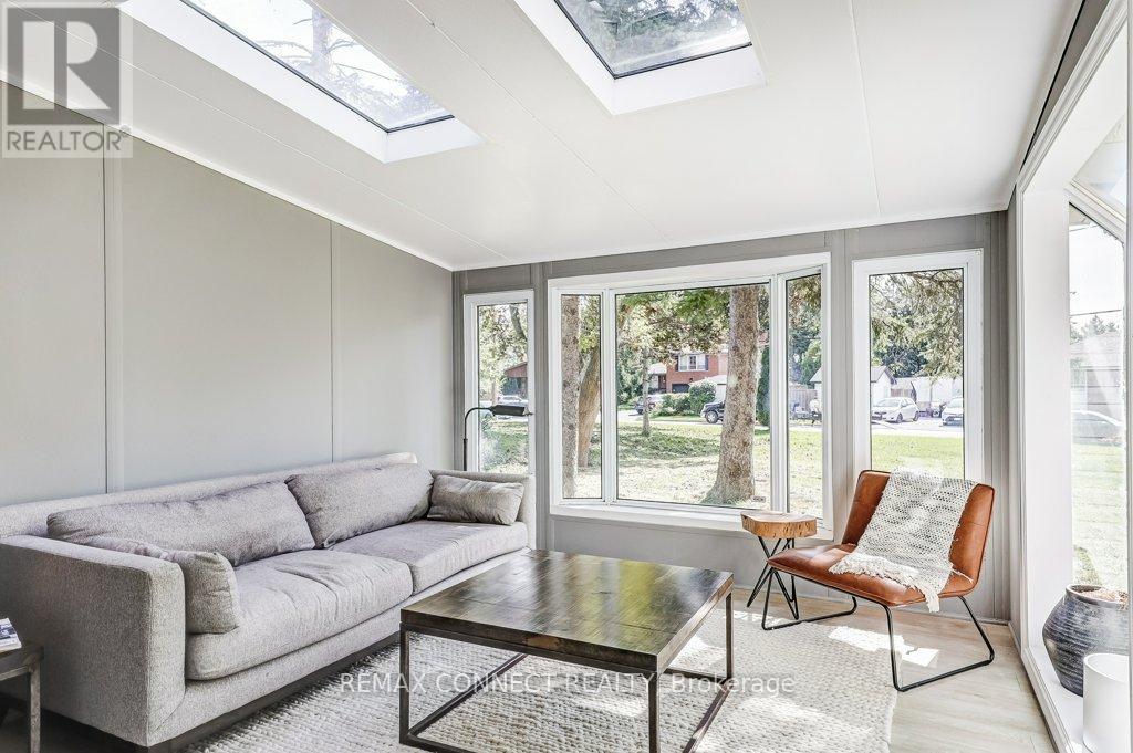 70 DUNSTALL CRESCENT - 12
