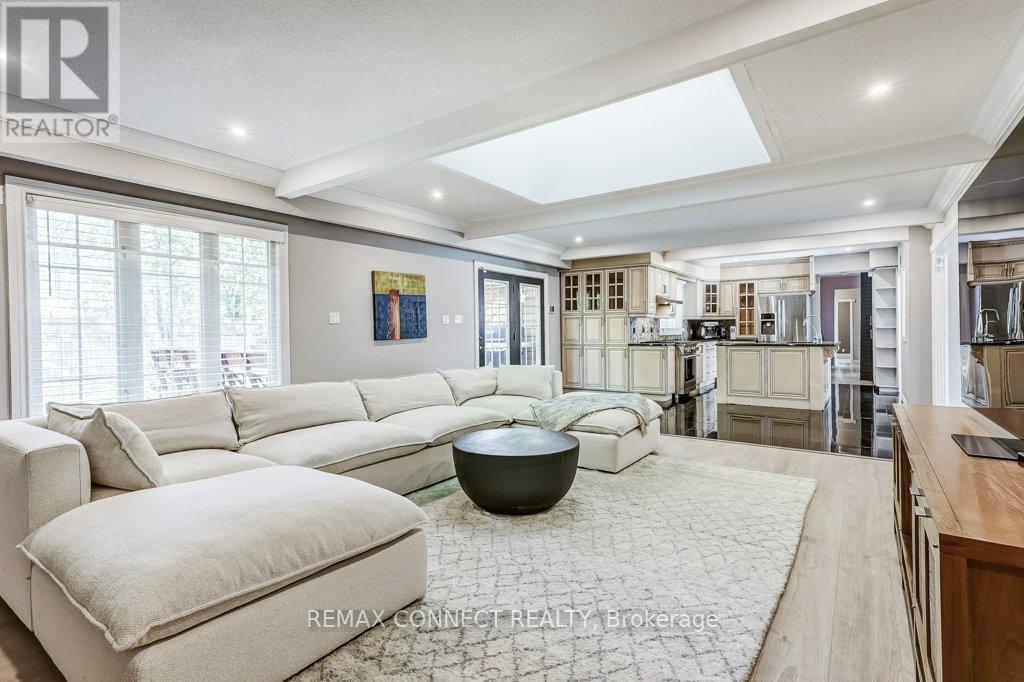 70 DUNSTALL CRESCENT - 8