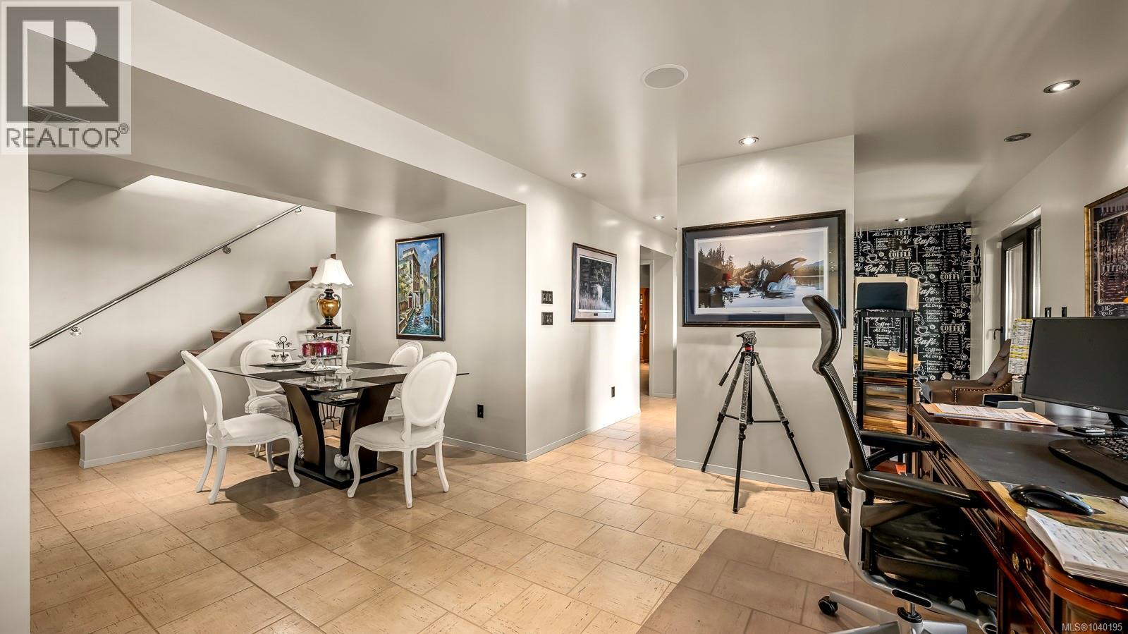 1093 Ash St - 55