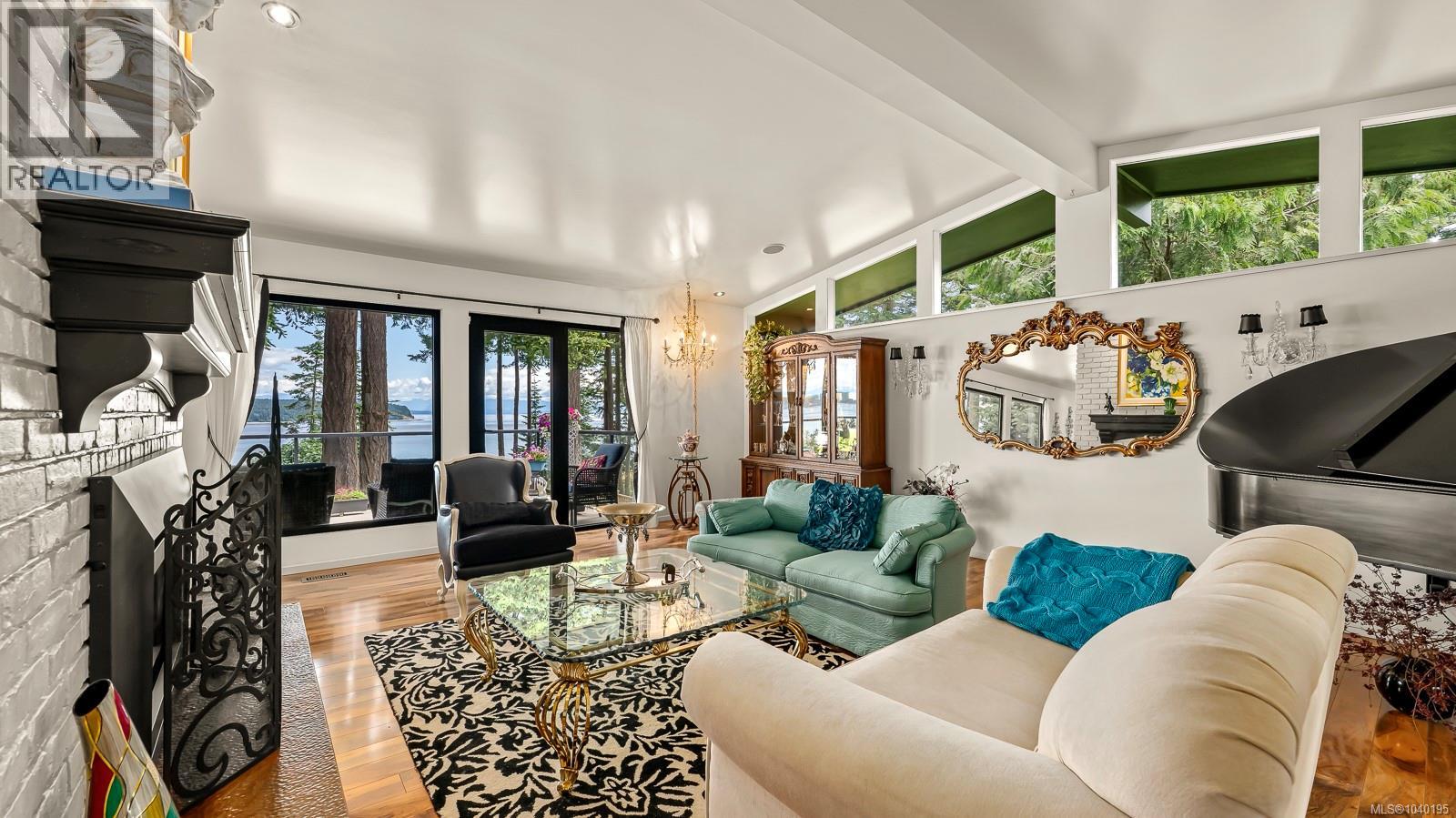 1093 Ash St - 29