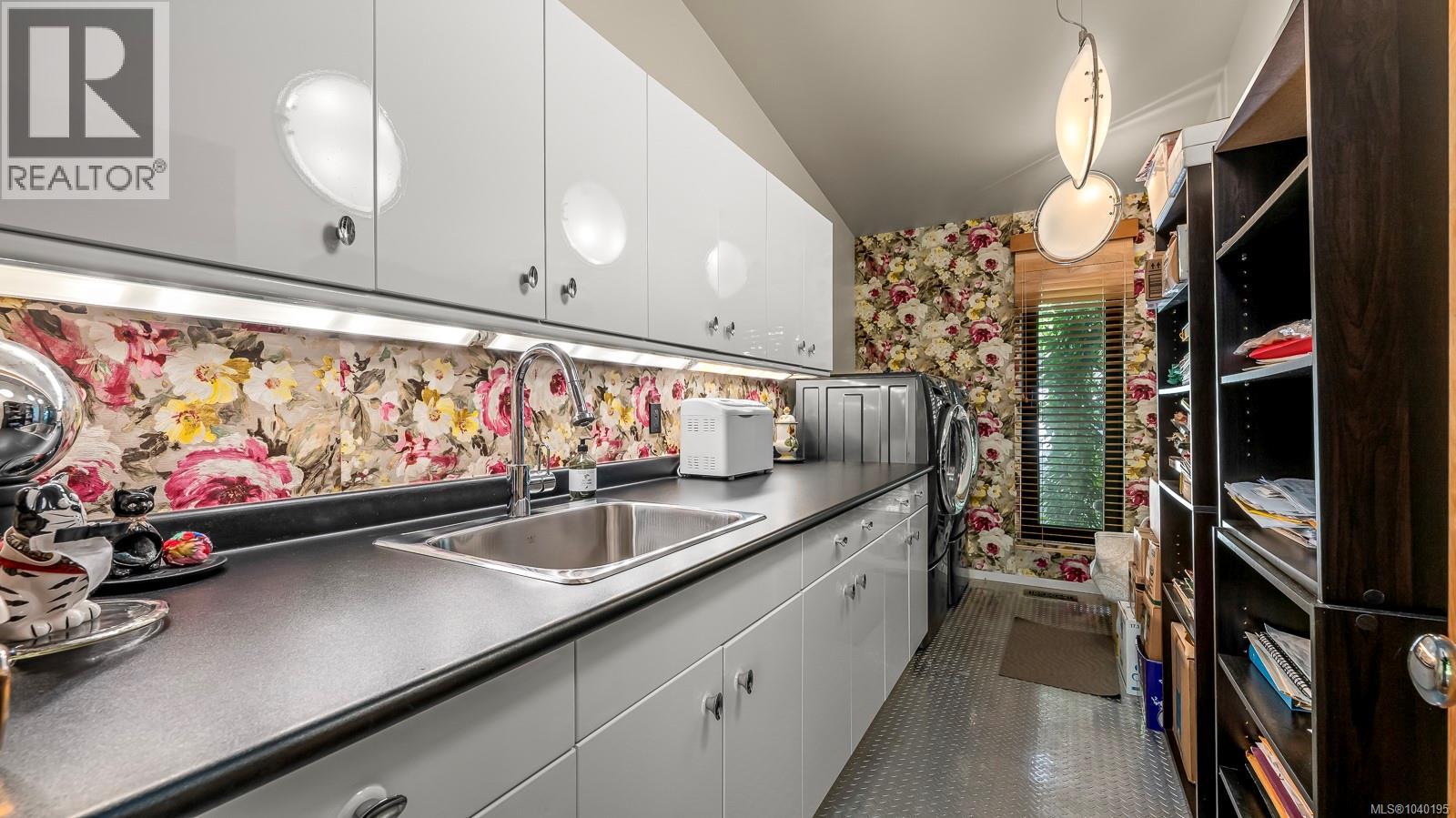 1093 Ash St - 42