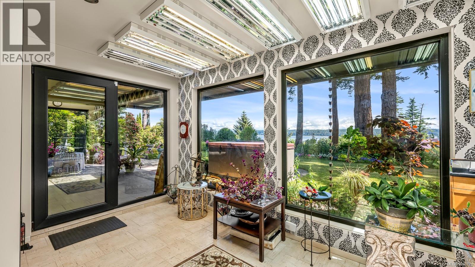 1093 Ash St - 47