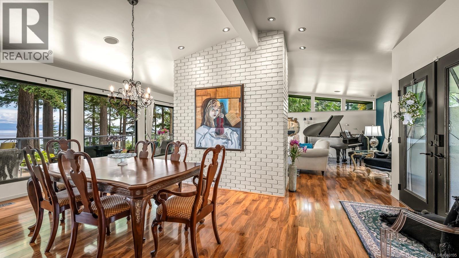 1093 Ash St - 26