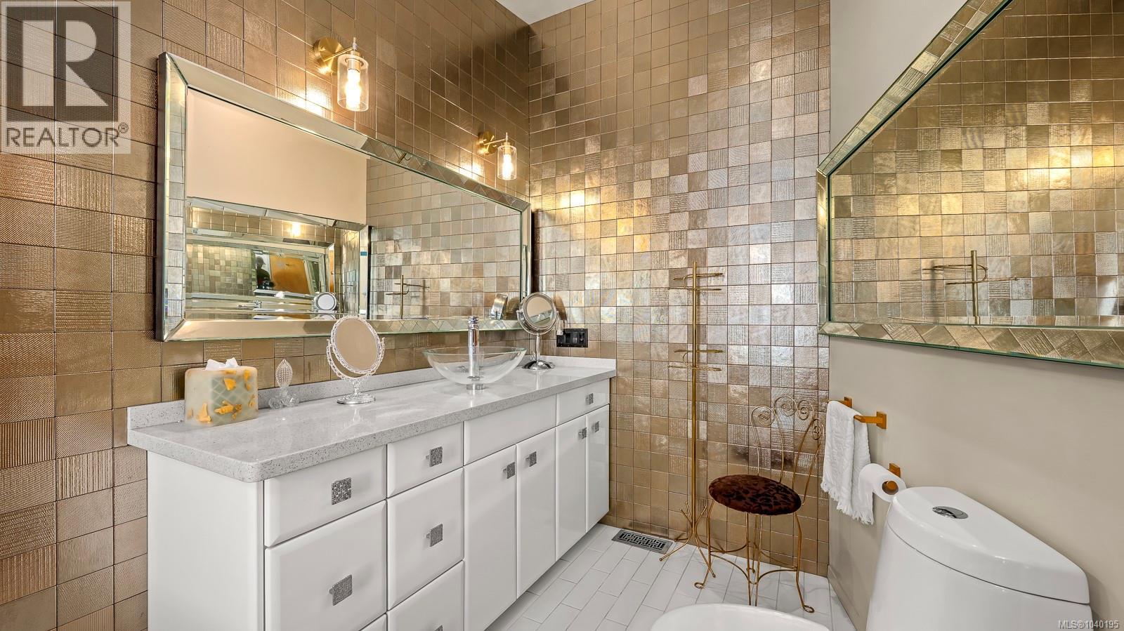 1093 Ash St - 39