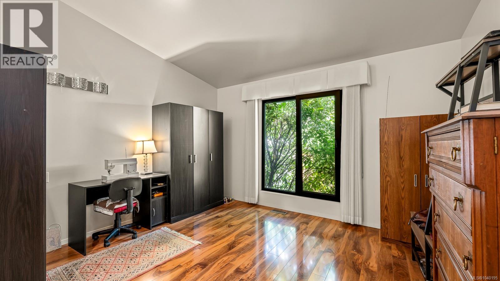 1093 Ash St - 35