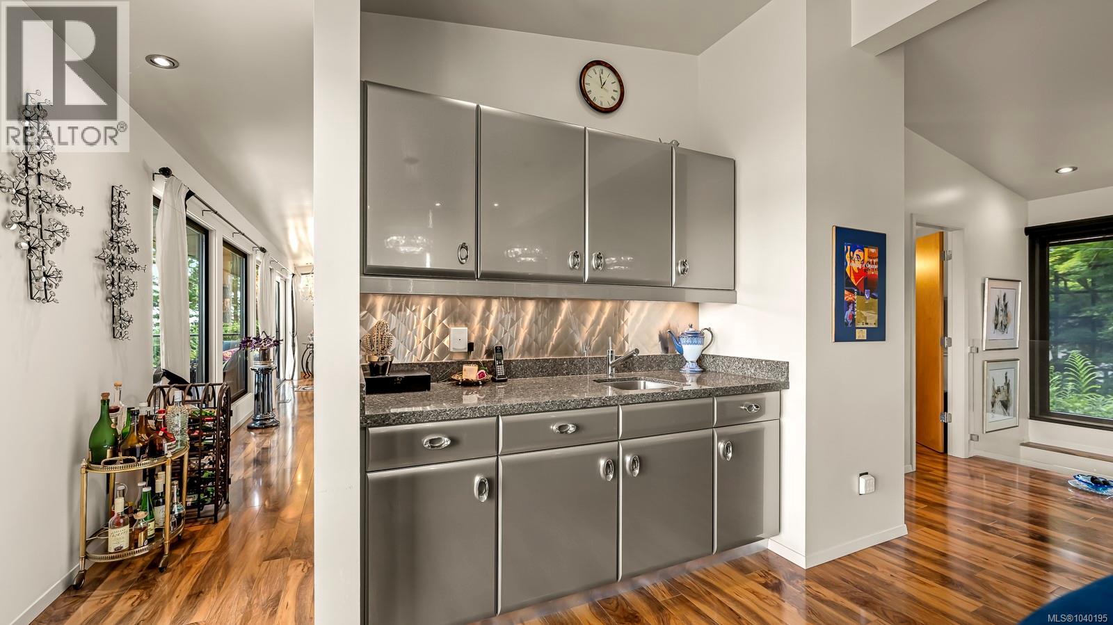 1093 Ash St - 24