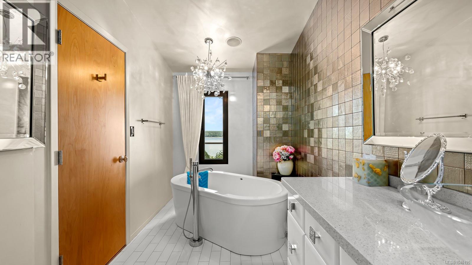 1093 Ash St - 38