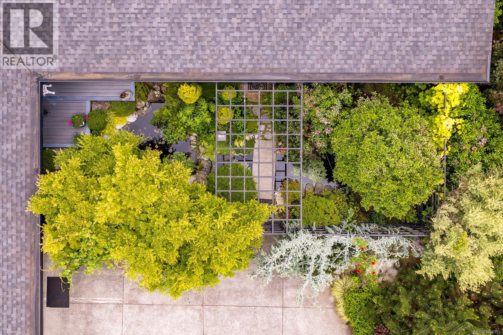 1093 Ash St - 92