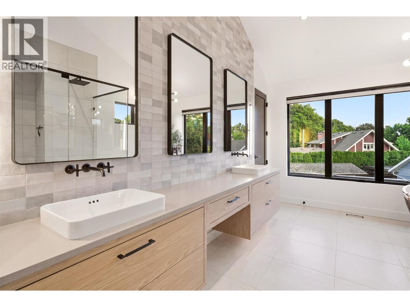 267 Lake Avenue, Kelowna
